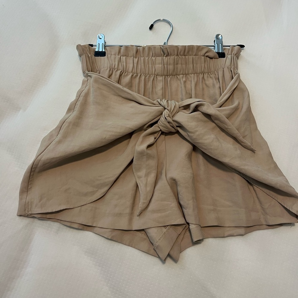BCBG generation tan short with tie front